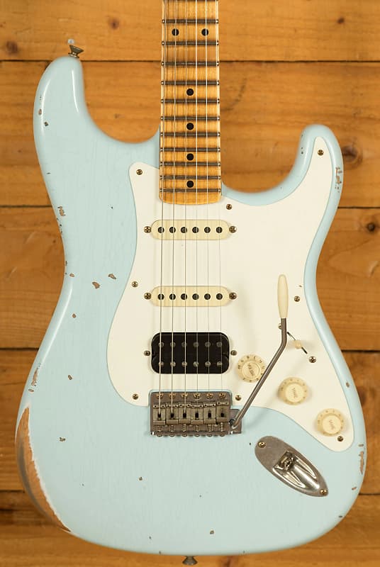 ★Custom HardRelic SonicBlue Stratocaster 1960 Journeyman Relic Hardtail Stratocaster - Sonic Blue – Dave's