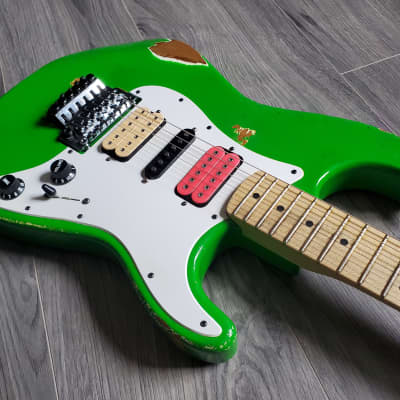 Charvel steve vai Green Meanie風MOD Charvel Masterbuilt Steve Vai Green Meanie | Reverb