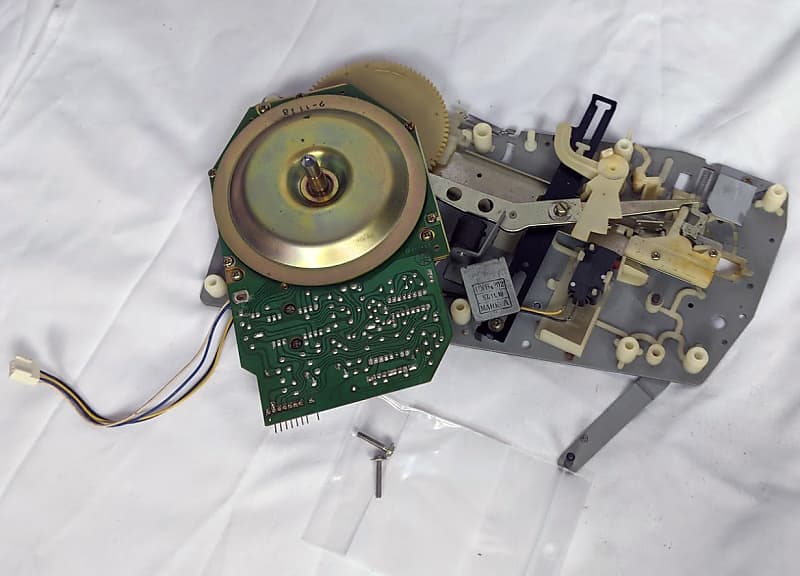 Pioneer PL-8 Turntable Motor And Gear Assembly - Complete  			