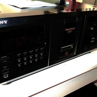 Sony CDP-CX300 300 Disc Audio CD Player. Optical Output / Serviced w Manual & Remote. Tested image 20