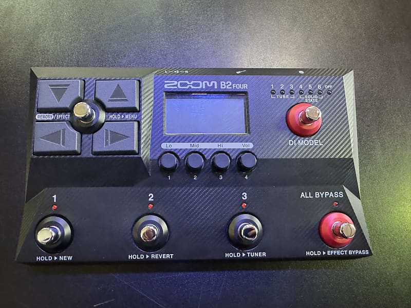 Zoom B2 FOUR