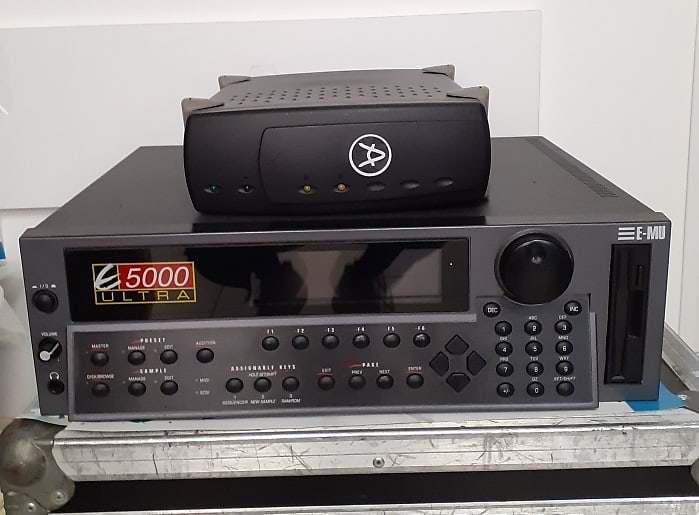 EMU E5000 Ultra Modulo a Rack