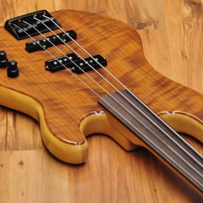 Fender Jazz Bass Special Fretless (Custom made) 1984 - Figured Lacewood image 14