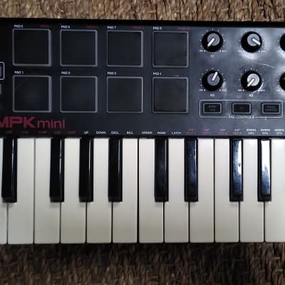 Akai MPK Mini MKII 25-Key MIDI Controller 2014