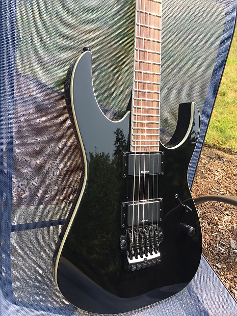 Ibanez MTM2 Black - Slipknot's Mick Thomson signature guitar