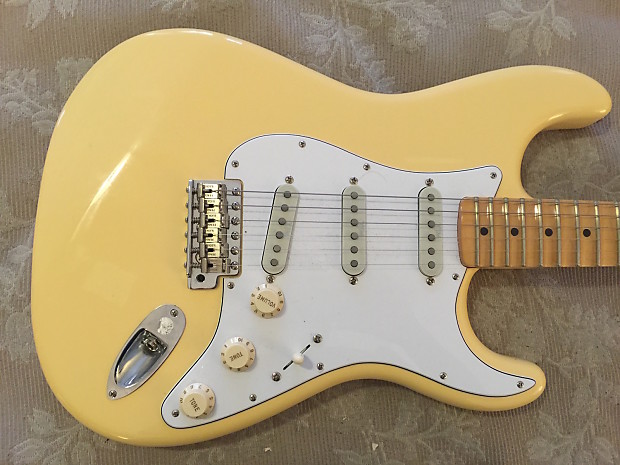 Fender Yngwie Malmsteen Stratocaster 2012 Vintage White | Reverb