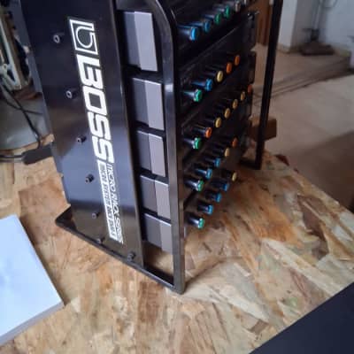 Boss Micro System Rack BMR-5 mit fünf Micro Rack Series Effektgeräte Mitte 80ger - Schwarz image 9