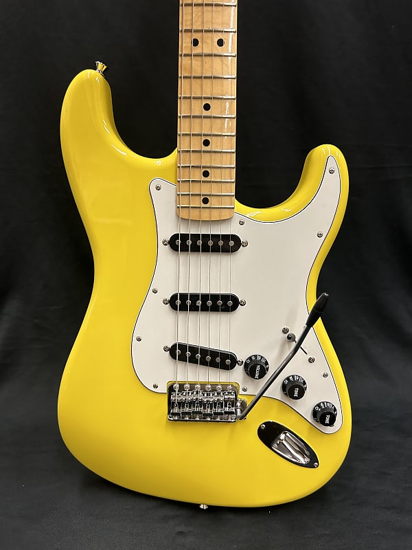Fender International Color Stratocaster - Monaco Yellow image 1
