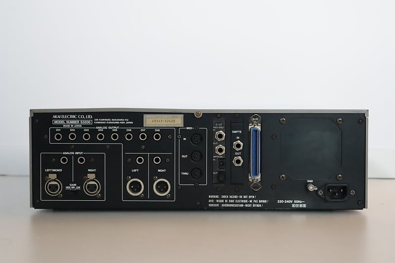 Akai S3200 MIDI Stereo Digital Sampler