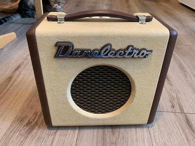 Danelectro  Dirty Thirty Amplifier Bild 1