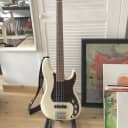 Fender Player Plus Active Precision Bass with Pau Ferro Fretboard In Olympic Pearl