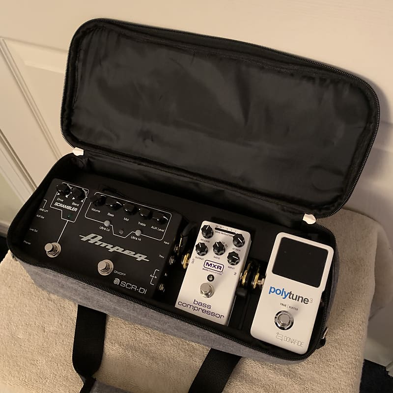 Bass Pedalboard - Ampeg SCR-DI, MXR Bass Compressor