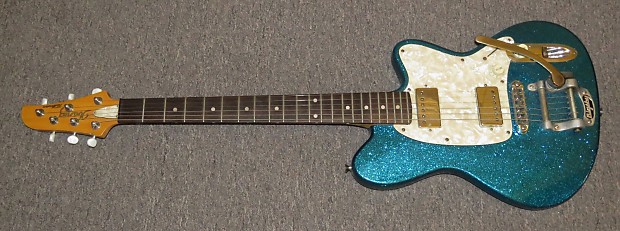Ibanez アイバニーズ Talman TC825 Bigsby Ibanez Talman TC825 Blue Sparkle Bigsby + Hard Case TC 825