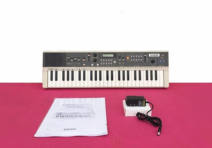 Casio Casiotone MT-70 Vintage Synthesizer Keyboard