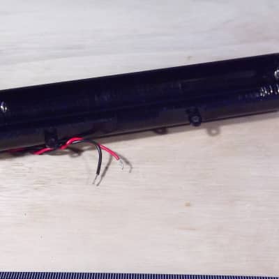 Yamaha QY-20 parts - Battery compartment