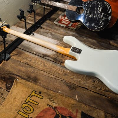 Fender Custom Shop '64 Jazz Bass Journeyman Relic - Aged Olympic White image 17