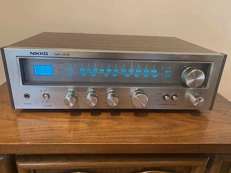 NIKKO NR-315 Vintage 1978 AM/ FM Stereo Receiver Hi-Fi JAPAN Silver Face + wood outlet