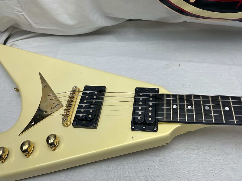 希少　Washburn ワッシュバーン　PT-60 シルバー Flying V WASHBURN PT-60 Flying-V Guitar Black | eBay