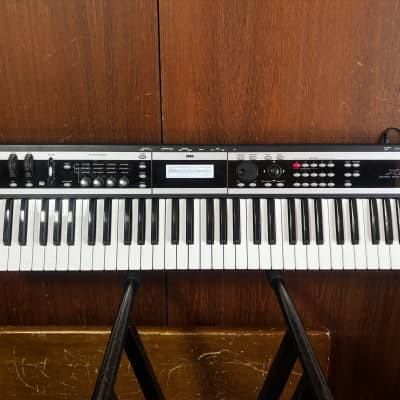 Korg X50 61-Key Synthesizer Keyboard w/ bag power supply 100-240V