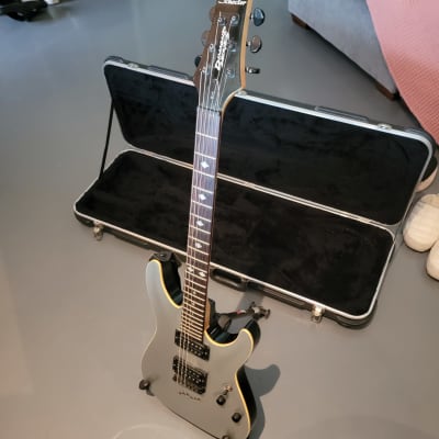 ベース Schecter Diamond Series Stiletto Elite5 Schecter Stiletto Elite 5 - See-Thru Black | Sweetwater