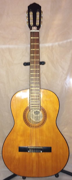 Coronet shop classical guitar