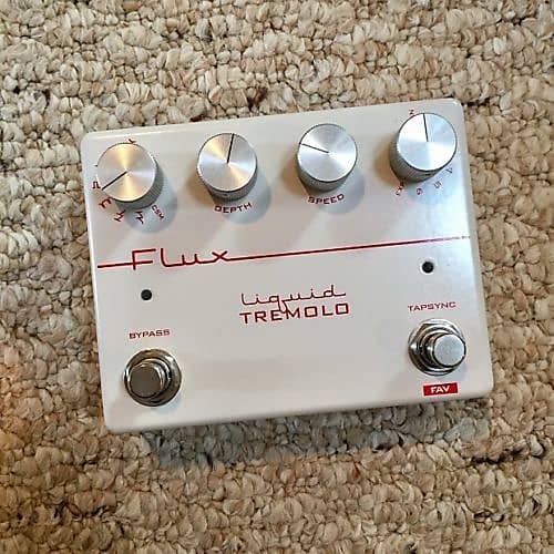 Flux Effects Liquid Tremolo guitar pedal - Stereo analog tremolo ...