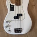 Fender Player Precision Bass Left-Handed with Pau Ferro Fretboard 2018 - Present - Polar White