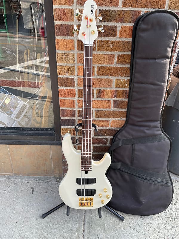 Yamaha BBG4S II - White | Reverb