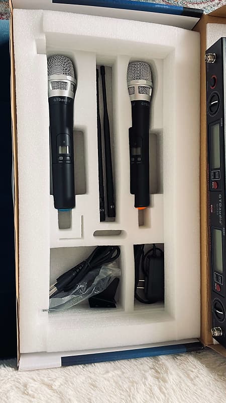 GTD Audio 2x800 UHF Diversity Wireless Mic System (2 Handheld