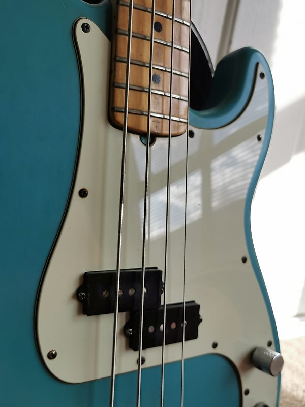 Fender Precision Bass 1978 (OHSC) Vintage USA P Bass - Maui Blue  International Series