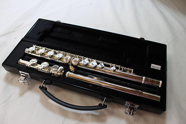Yamaha YFL-321 Intermediate Flute image 1