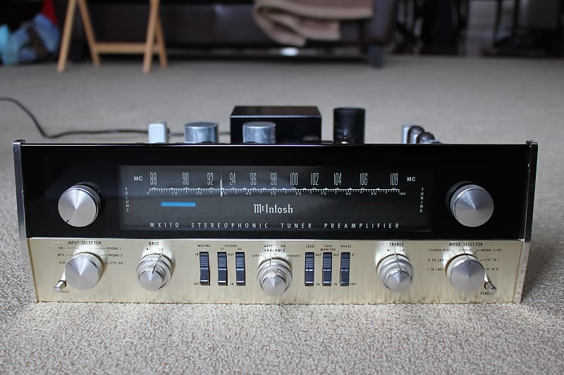 McIntosh MX110 z-series Tube Pre Amplifier/ Tuner *Excellent McIntosh MX110 z-series Tube Pre Amplifier/ Tuner *Excellent