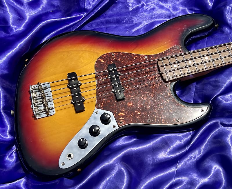 Seymour Duncan Traditional Jazz Bass 1990’s 2000’s - Three Tone Sunburst