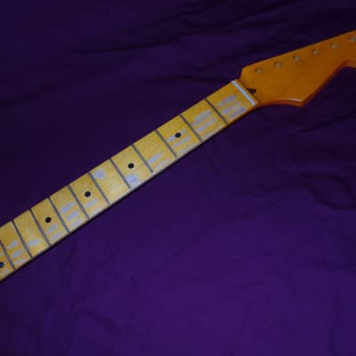 21 Jumbo Fret Relic 9.5 C Stratocaster Vintage Allparts Fender Licensed Maple Neck image 2