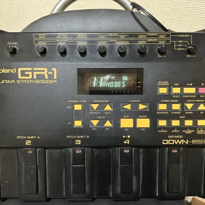 Roland GR-1 Guitar Synthesizer 2000s - Black