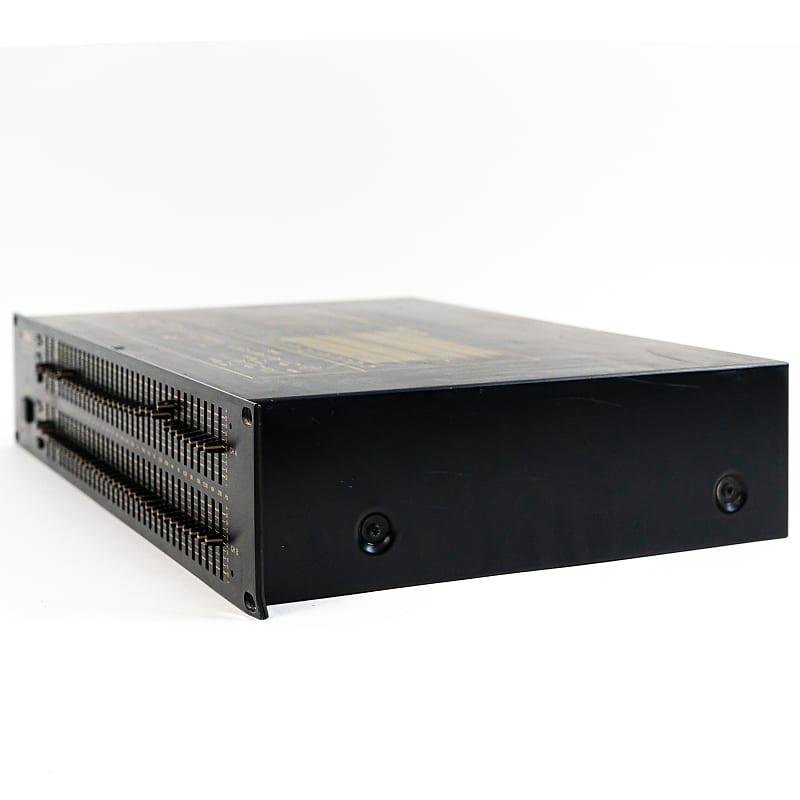 Yamaha Q2031A - 2 Channel 31 Band Graphic Equalizer