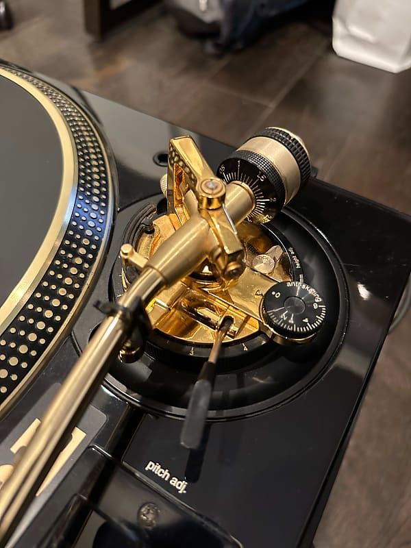 Technics SL-1200GLD - 24k Gold Limited Edition Turntables