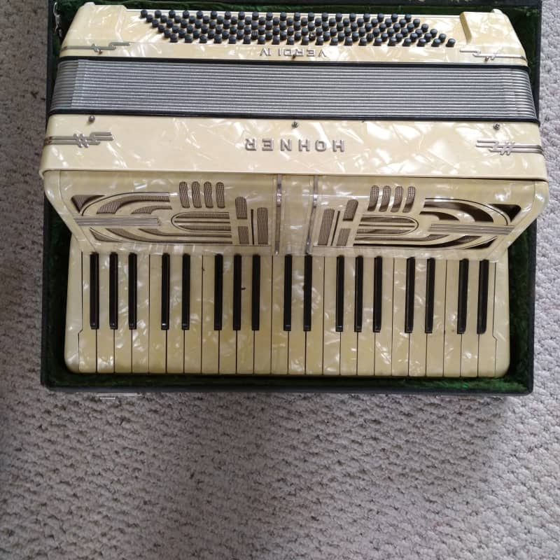 Accordions New & Used Accordions For Sale Reverb