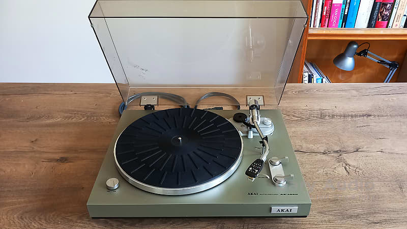 Akai AP-100 C Auto-Return Belt Drive Turntable AP 100 C Made in Japan 1979  			