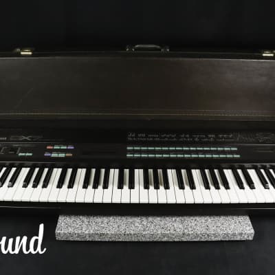 YAMAHA DX7 Digital Programmable Algorithm Synthesizer in Very Good Condition.