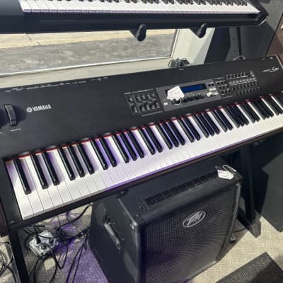 Yamaha S80 88 Note Keyboard