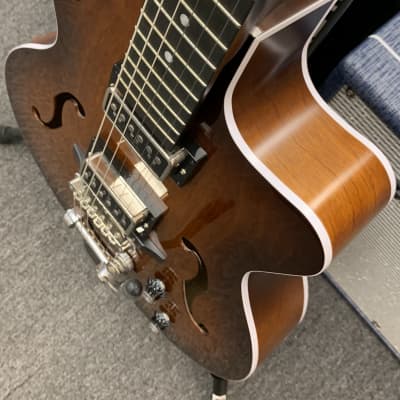 Godin 5th Avenue Uptown T-Armond | Reverb