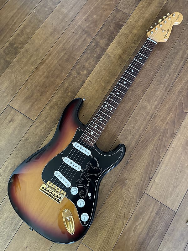 Fender Stevie Ray Vaughan Stratocaster with Pau Ferro