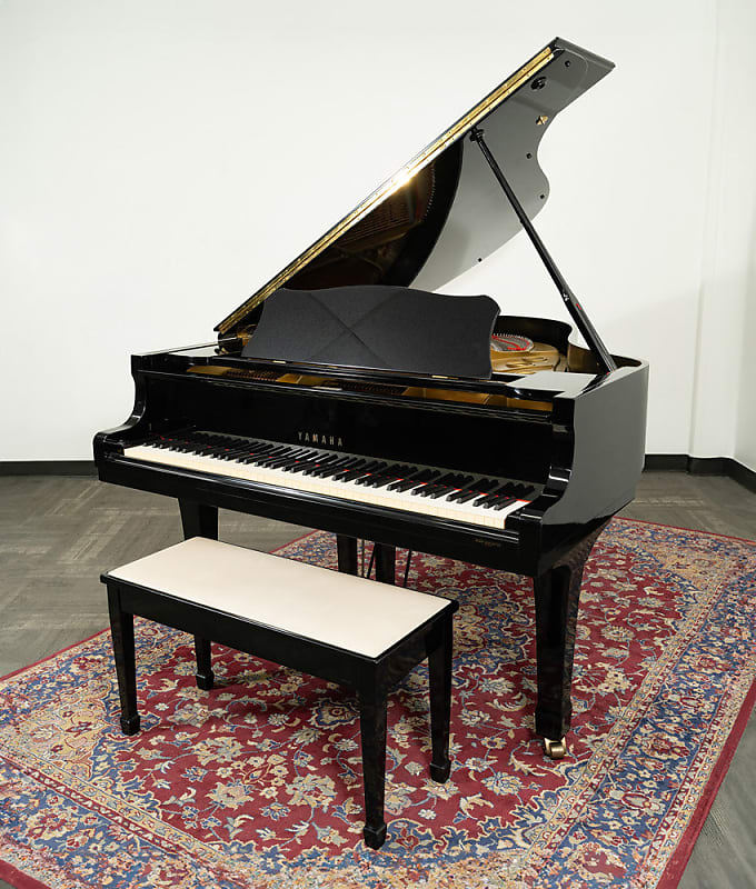Yamaha 6'1" C3 Grand Piano | Polished Ebony | SN: E4120814 | Used image 1