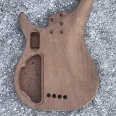 Peavey 4 string Cirrus guitar body image 2