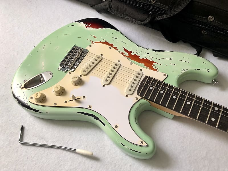 🥑 Surf Green 🥑 Relic Aged 神田商會 GRECO Vintage Japan Stratocaster 電結他  Guitar。木 吉他 (Clean! ) 舊化 Lawsuit Guitar Rock Custom shop parts 配件 琴橋 御茶の水  pink ...