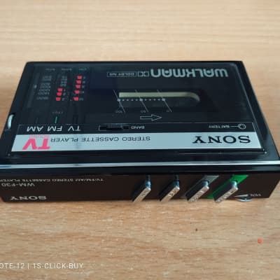 Sony WM F30 1984 - Sony Walkman radio Cassette player WM F 30 black working video test image 5