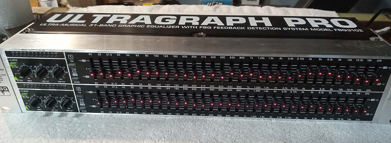 Behringer Ultragraph Pro FBQ3102