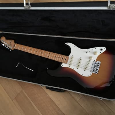 Fender  "Dan Smith" Stratocaster are 1983 3-Color Sunburst w/ Maple Fretboard image 13