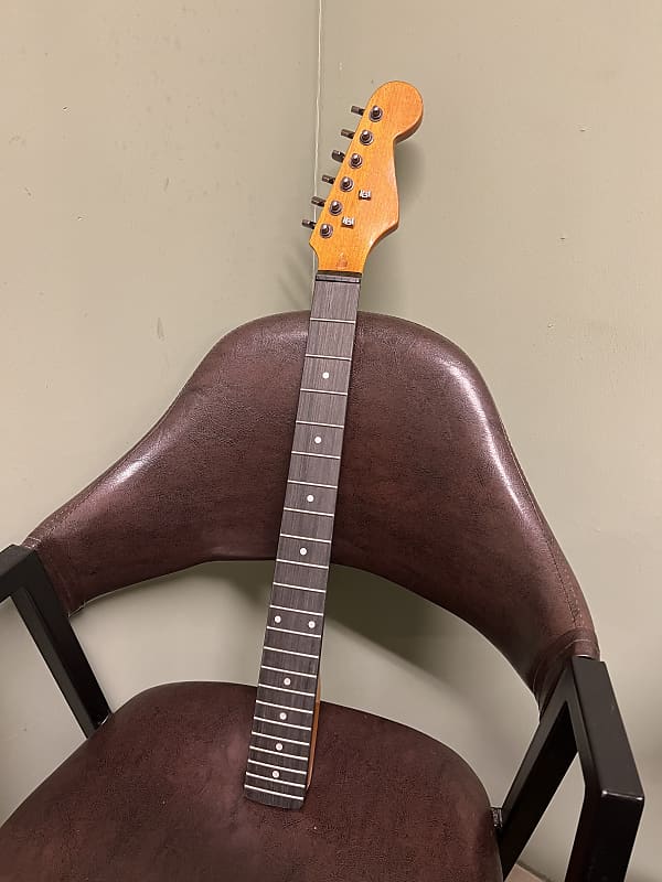 Stratocaster neck (tuning machine loaded) Reverb